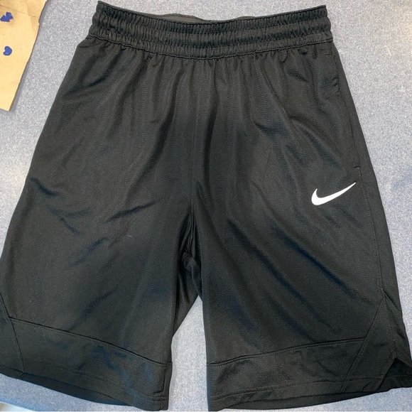 Men’s Nike Dri Fit Basketball Shorts - Picture 2 of 6